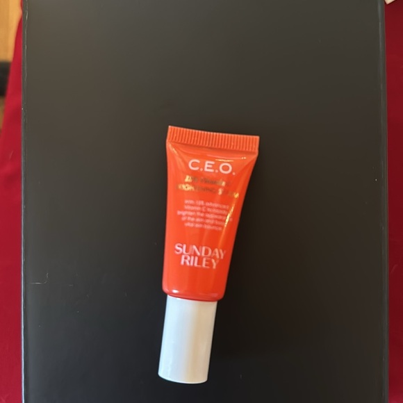 Sunday Riley - Picture 2 of 3